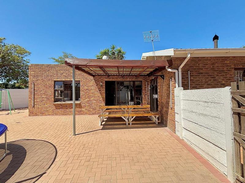 4 Bedroom Property for Sale in Richwood Western Cape